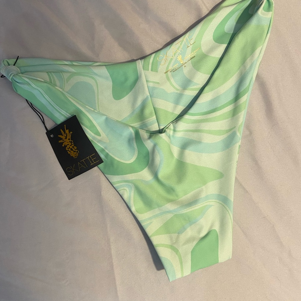 Skatie swim